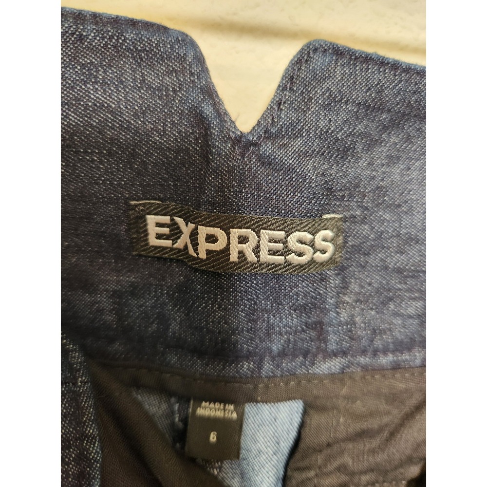 Express Womens Dark Rinse Denim Trouser Shorts Cuffed Pockets Mid-Rise Sz 6x4.5" - Picture 3 of 9